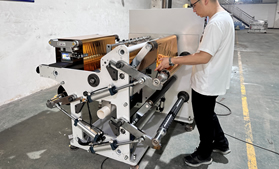 DFQ700型冷烫膜华体会官方网站-华体会huatihui（中国）

