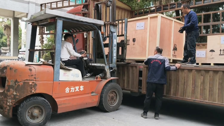 铝箔华体会官方网站-华体会huatihui（中国）
装车发货